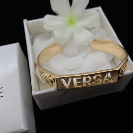 Wholesale Fashion High Quality Bracelet VEE #A0401