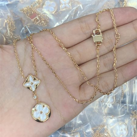 Wholesale Fashion High quality Necklace LOV #A1533