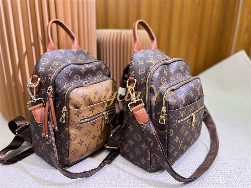High quality backpack size:26*30cm LOV #20447 - Image 2