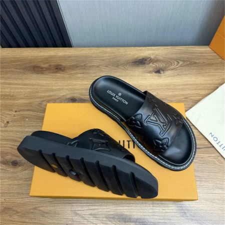 High quality slippers for men size:7-11 with box LOV #21162 - Image 3