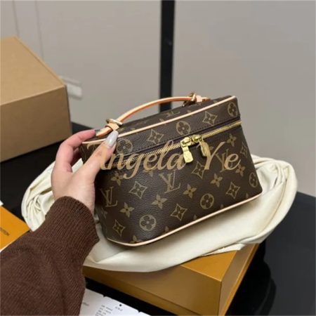 High quality slippers & makeup bag free shipping LOV #26138 - Image 2