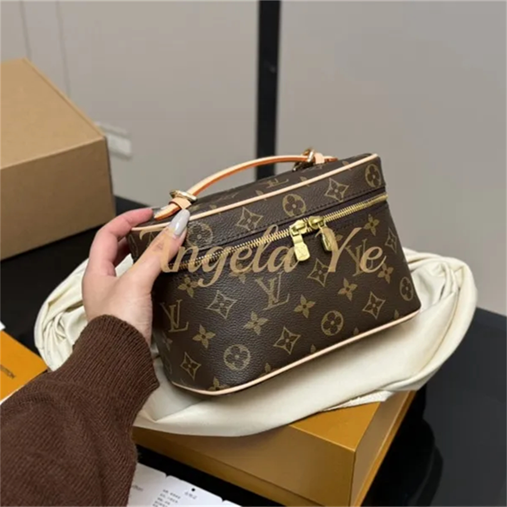 High quality slippers & makeup bag free shipping LOV #26138 - Image 2