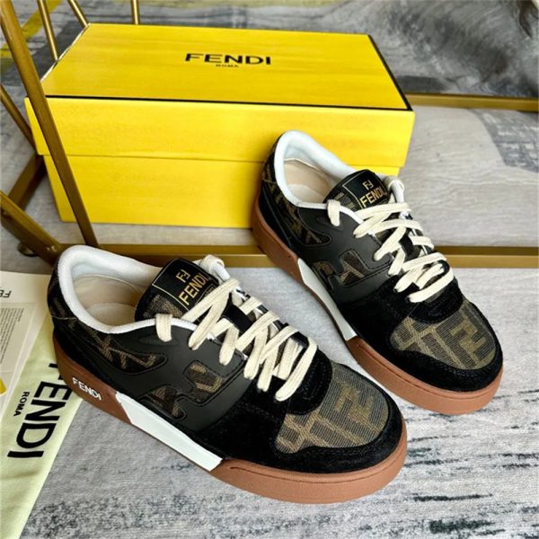 1 set fashion casual shoes & T-shirt free shipping FEI #26193
