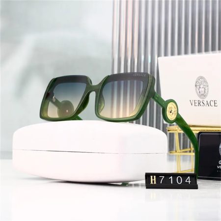 1 set fashion casual slipper & waist bag & sunglass BV #26525 - Image 2