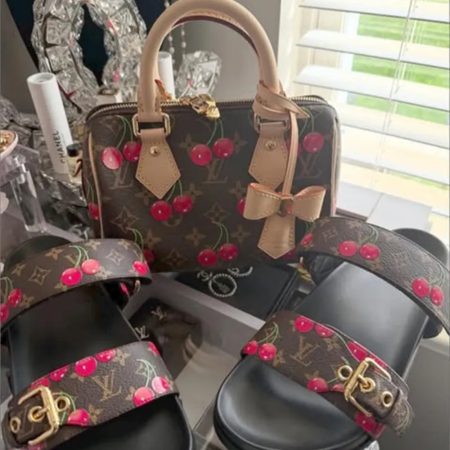 1 set fashion sandals & shoulder bag free shipping LOV #26657
