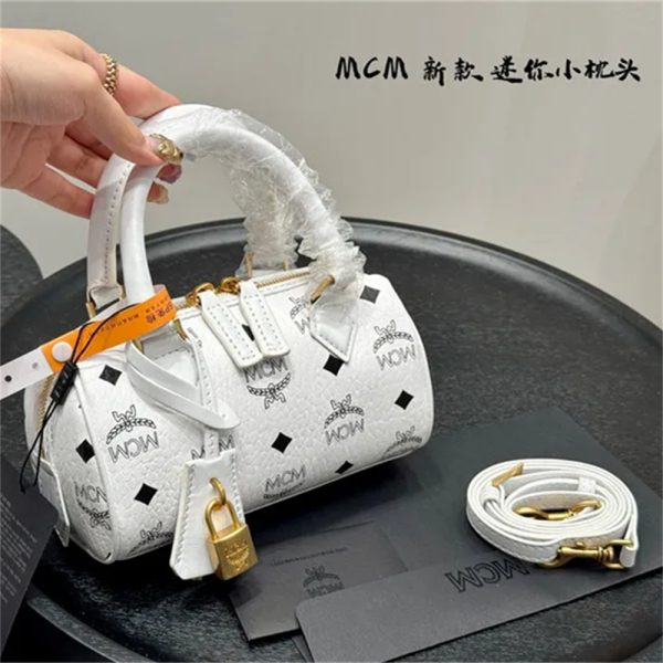 1 set fashion sport shoes & bag & T-shirt & hat & sunglasls free shipping AMI #26671 - Image 5