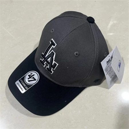 1 set fashion sport shoes & bag & T-shirt & hat & sunglasls free shipping AMI #26671 - Image 3