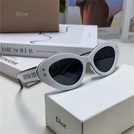 1 set fashion sport shoes & bag & T-shirt & hat & sunglasls free shipping AMI #26671 - Image 2