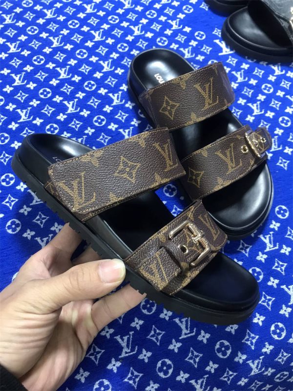 High quality slipper for women size:5-10 with box LOV SY #27036