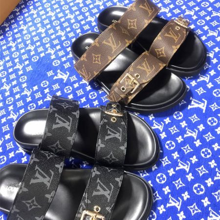 High quality slipper for women size:5-10 with box LOV SY #27036 - Image 2