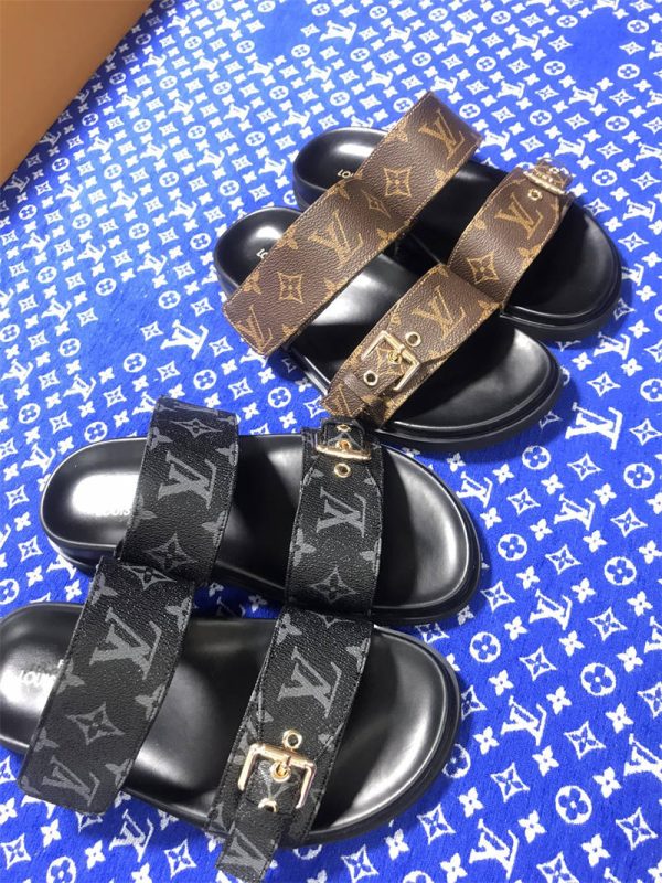 High quality slipper for women size:5-10 with box LOV SY #27036
