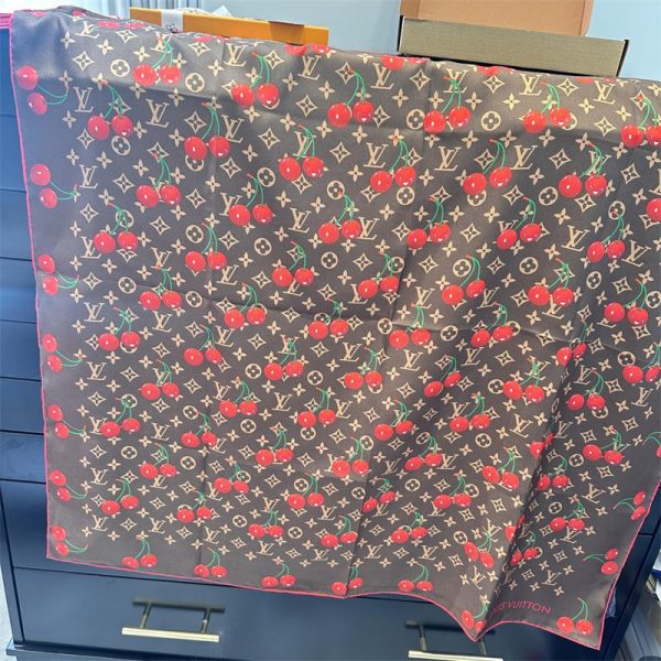 Wholesale Silk scarf size:90*90cm LOV HD #27136