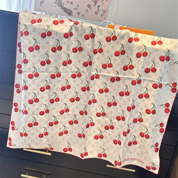 Wholesale Silk scarf size:90*90cm LOV HD #27136