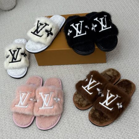 Top quality fashion Fuzzy Slipper size:5-11 with box LOV 618 #27247