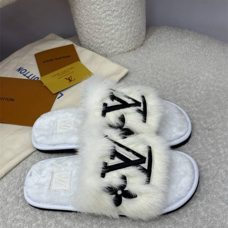 Top quality fashion Fuzzy Slipper size:5-11 with box LOV 618 #27247 - Image 3