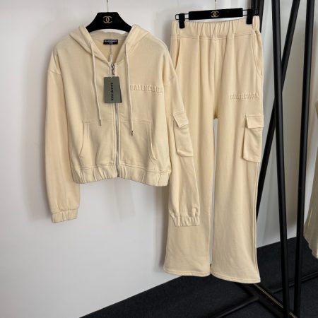 High quality sport suit size:S-XL BAL #29202 - Image 4