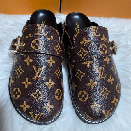 1 pair couple slippers size:5-11 with box LOV #29238