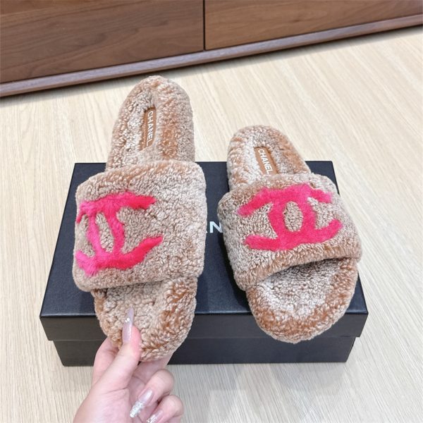 High quality fuzzy slipper size:5-10 with box CHL #29291