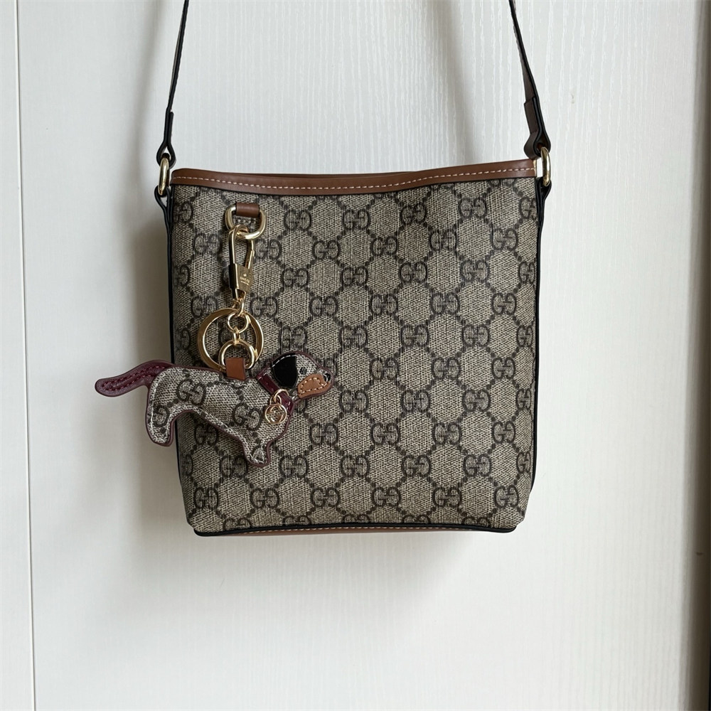 Top quality shoulder bag size:33*23*4cm GUI #29333 - Image 2
