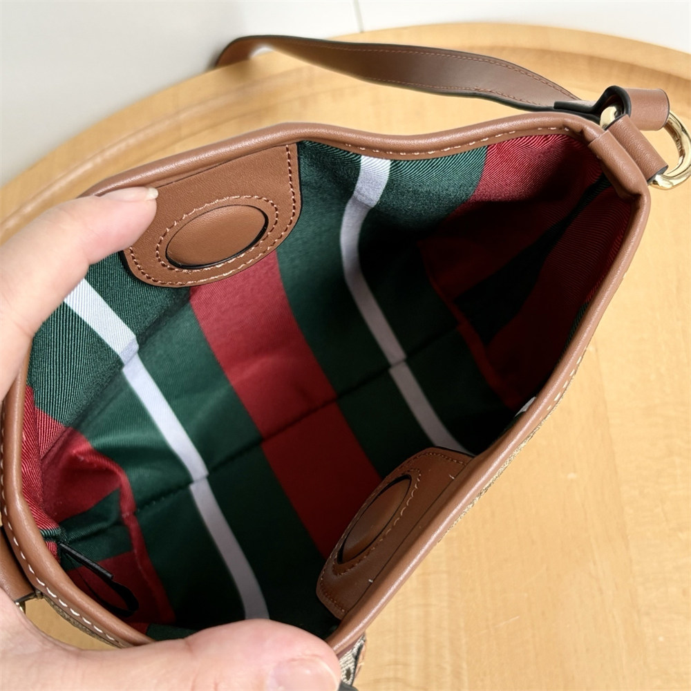 Top quality shoulder bag size:33*23*4cm GUI #29333 - Image 5