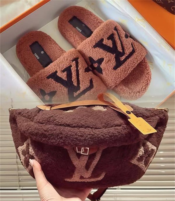 1 set fashion fuzzy slipper & waist bag LOV #29352