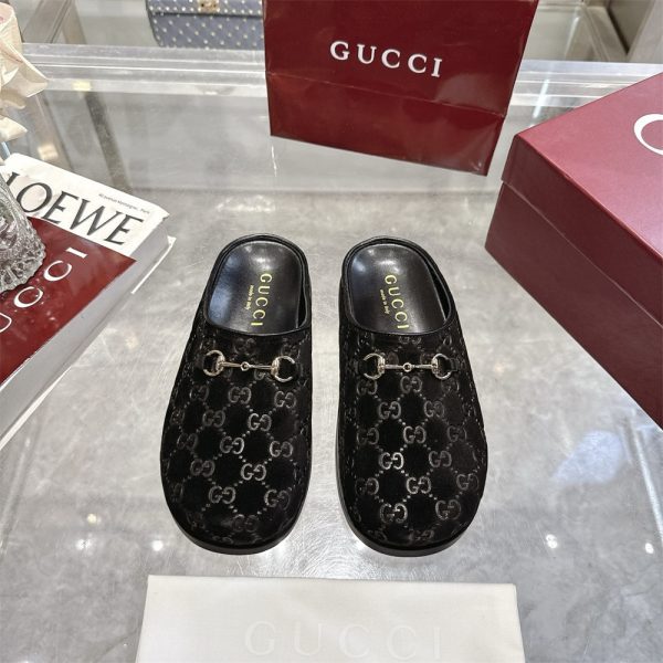 High quality slippers size:5-11 with box GUI #29357