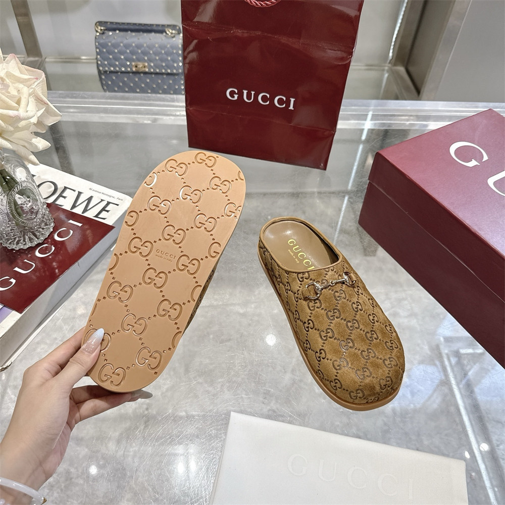 High quality slippers size:5-11 with box GUI #29357 - Image 4