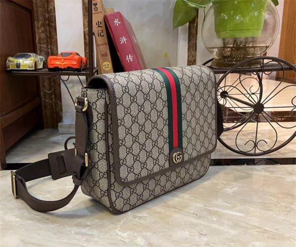 Top quality leather messenger bag size:28*22*8cm GUI #29383