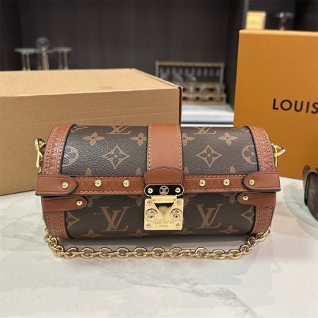 High quality shoulder bag size:19*9cm LOV #29394