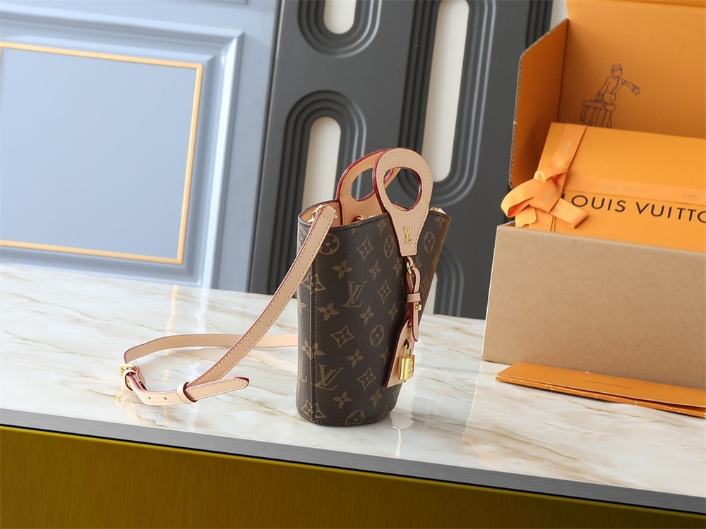 Top quality leather bucket bag size:36*48*21.5cm LOV #29456 - Image 2