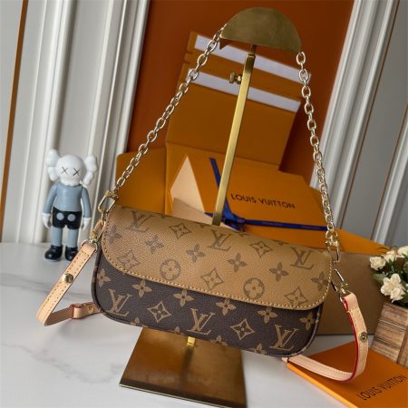 Top quality leather shoulder bag size:23.5*12*4.3cm LOV #29672 - Image 3