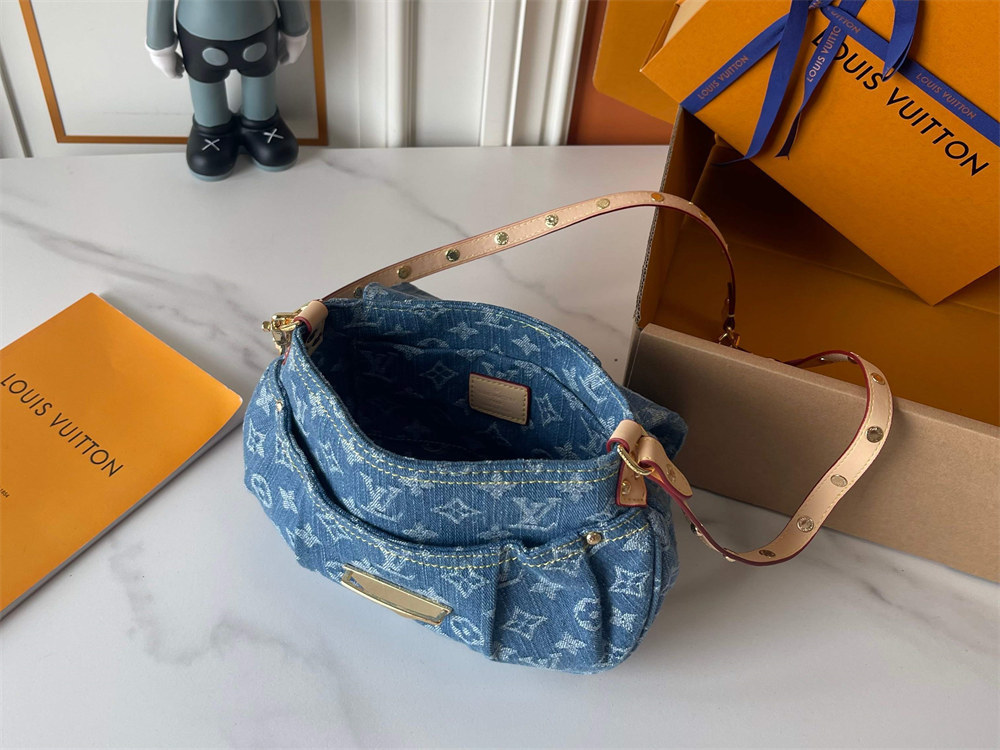 Top quality denim shoulder bag size:27*18*3cm LOV #29673 - Image 3