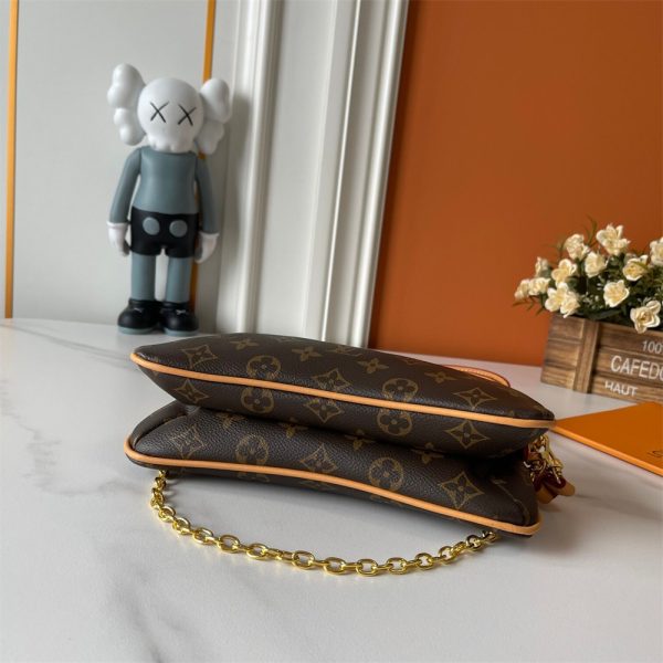 Top quality  shoulder bag size:24.5*13.5*6.5cm LOV #29908