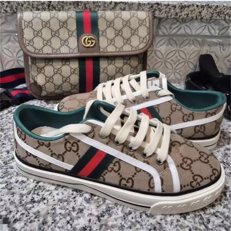 1 set fashion sneaker & waist bag free shipping GUI #29933