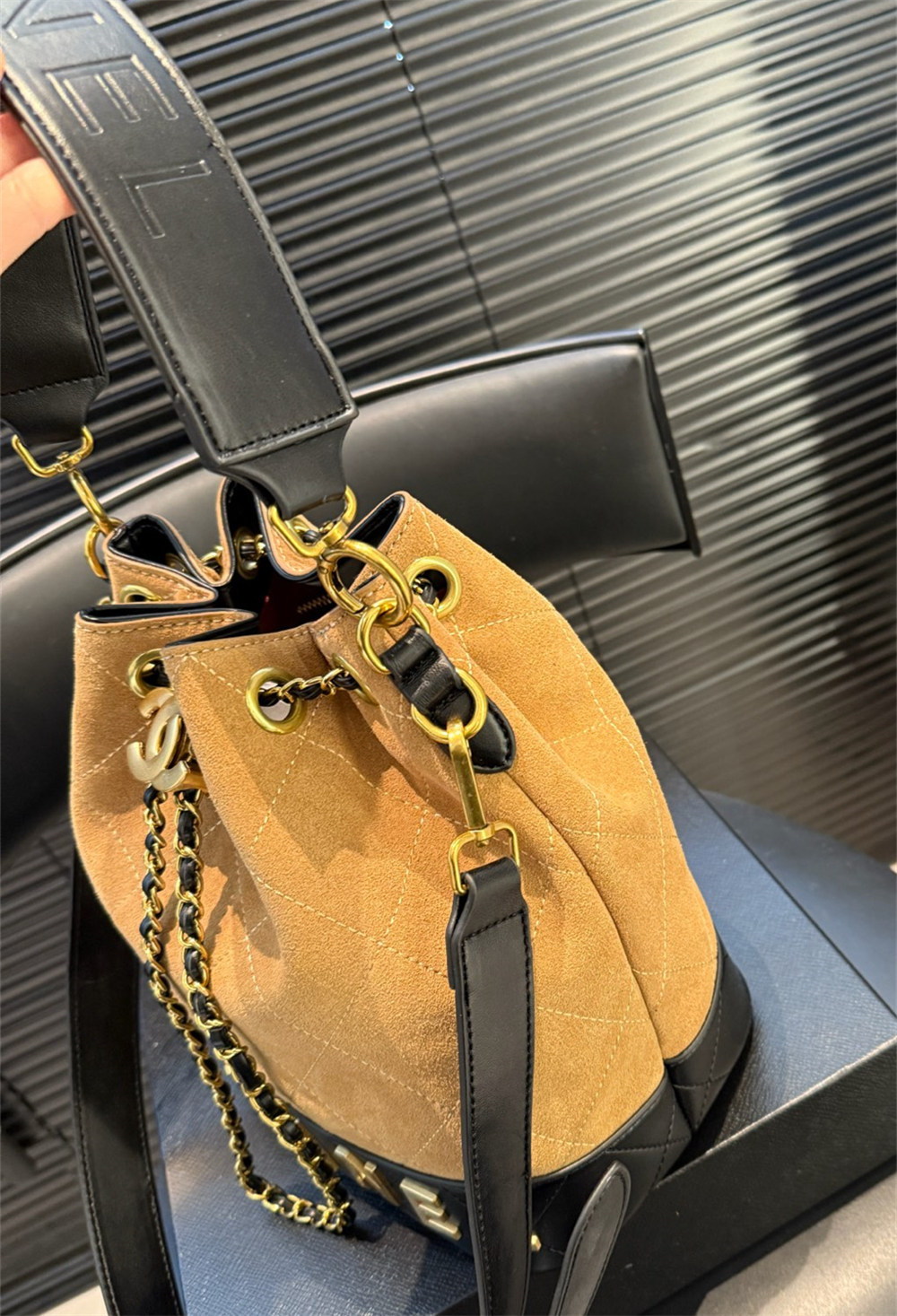 High quality bucket bag size:21*25cm CHL #29977 - Image 3