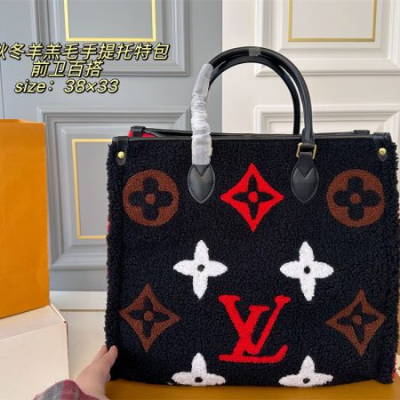 High quality fuzzy Tote bag size:38*33cm LOV #30019 - Image 2