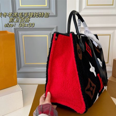 High quality fuzzy Tote bag size:38*33cm LOV #30019 - Image 4