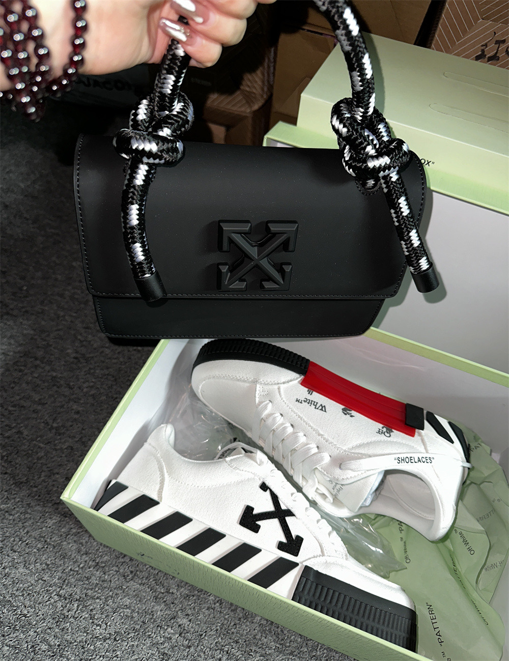 1 set fashion sneakers & shoulder bag free shipping OFW #30041,NEW ARRIVALS - Image 1