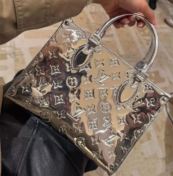 High quality Tote bag size:25cm LOV #30046