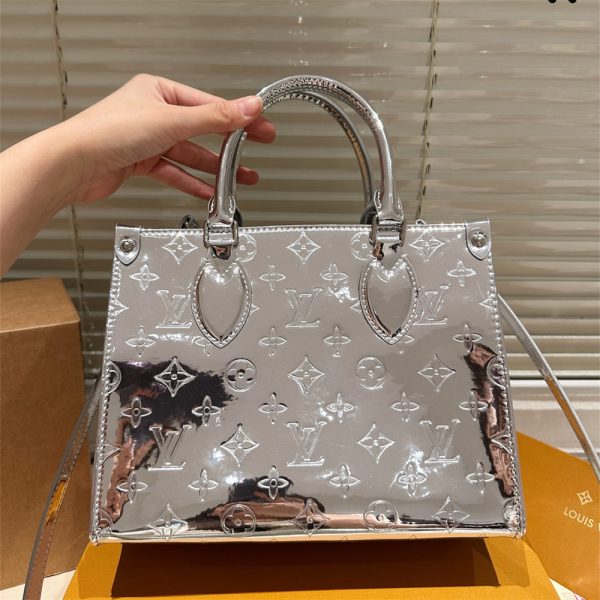 High quality Tote bag size:25cm LOV #30046