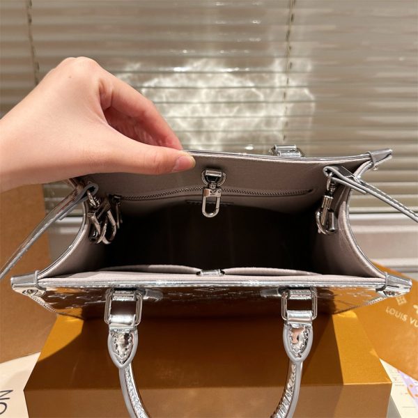 High quality Tote bag size:25cm LOV #30046
