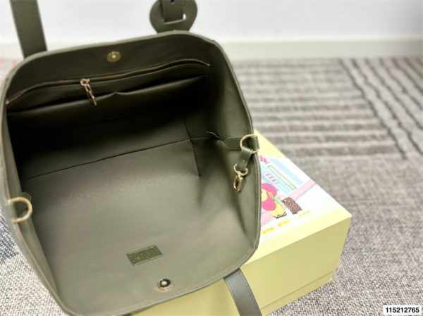 High quality Tote bag size:28*23cm LOV #30057