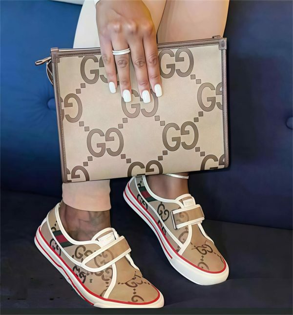 1 set fashion sneaker & handbag free shipping GUI #30059