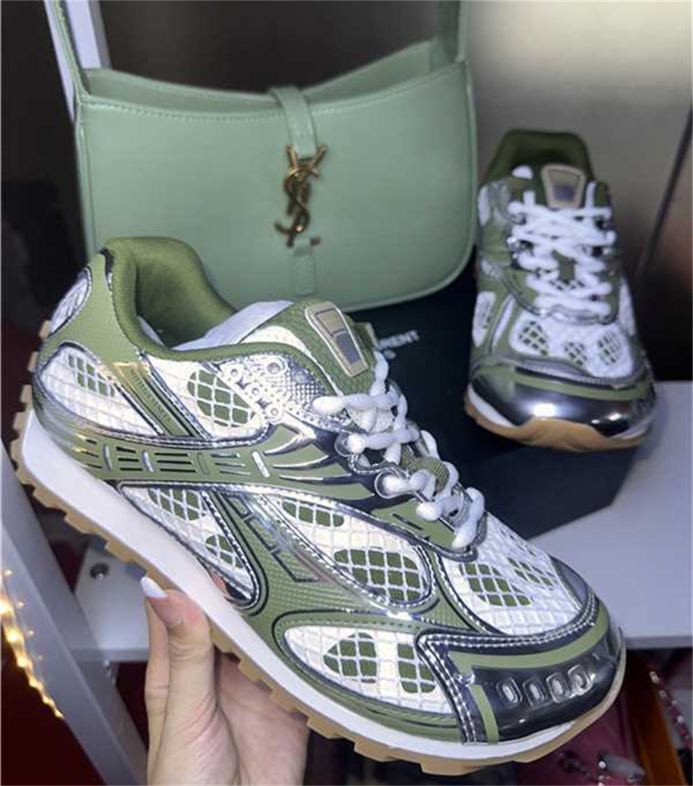 1 set fashion sneaker & shoulder bag free shipping BV #30065 - Image 1