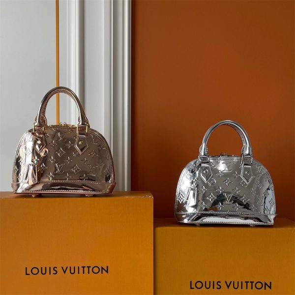 Top quality leather handbag size:23.5*17.5*11.5cm LOV #30069