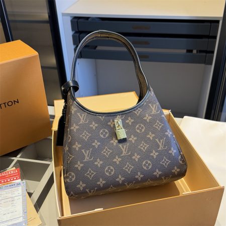 High quality fashion shoulder bag size:26*22cm LOV #30071 - Image 2