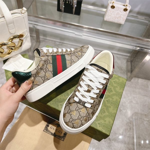 1 set fashion sneaker & shoulder bag free shipping GUI #30078