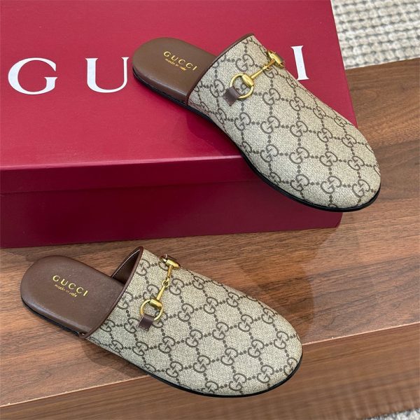 High quality slipper size:5-12 with box GUI #30125