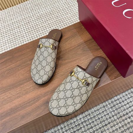 High quality slipper size:5-12 with box GUI #30125 - Image 3