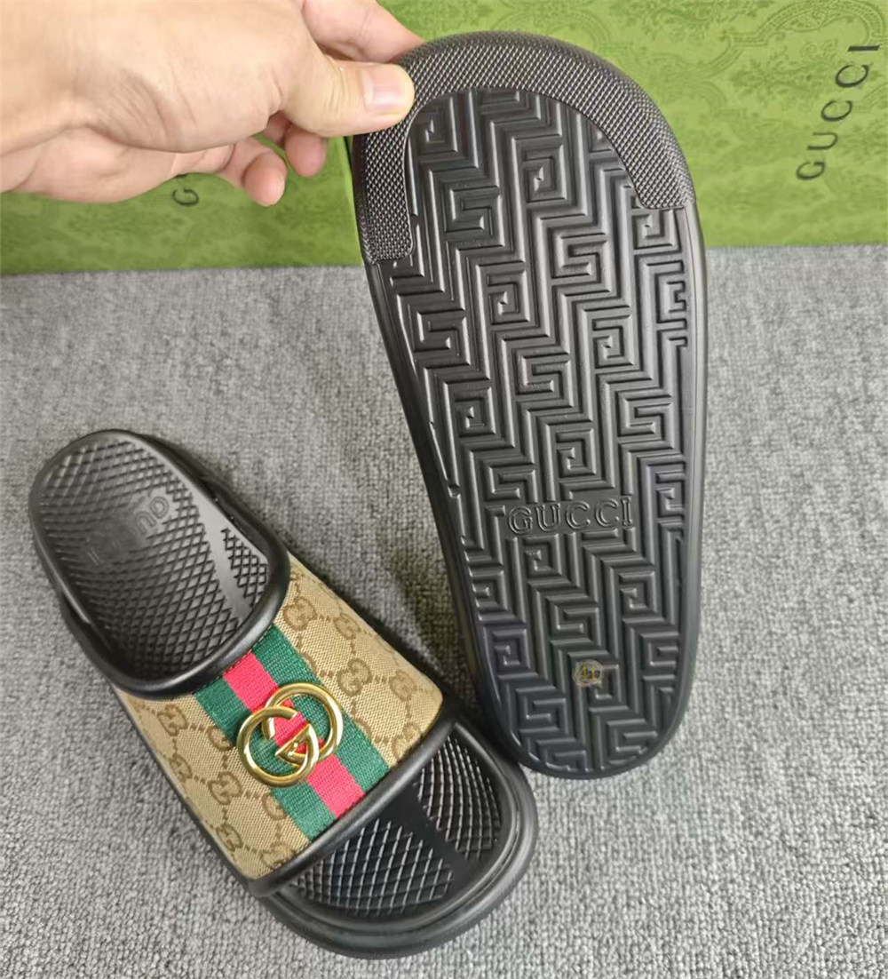 High quality slipper size:5-11 with box GUI #30141 - Image 4